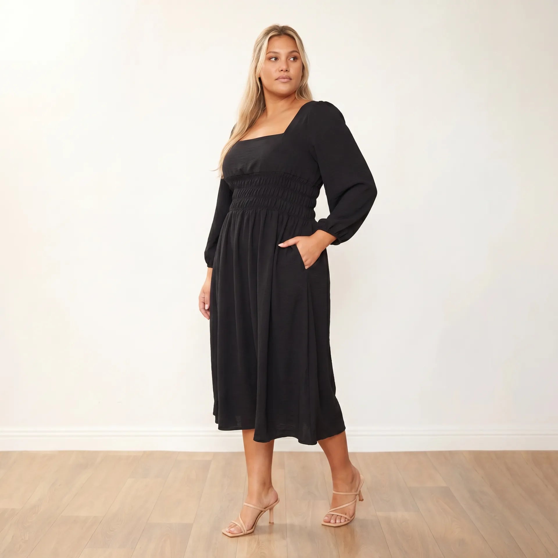 Evelyn Dress Black - Plus Size XXL 3/4 Angle