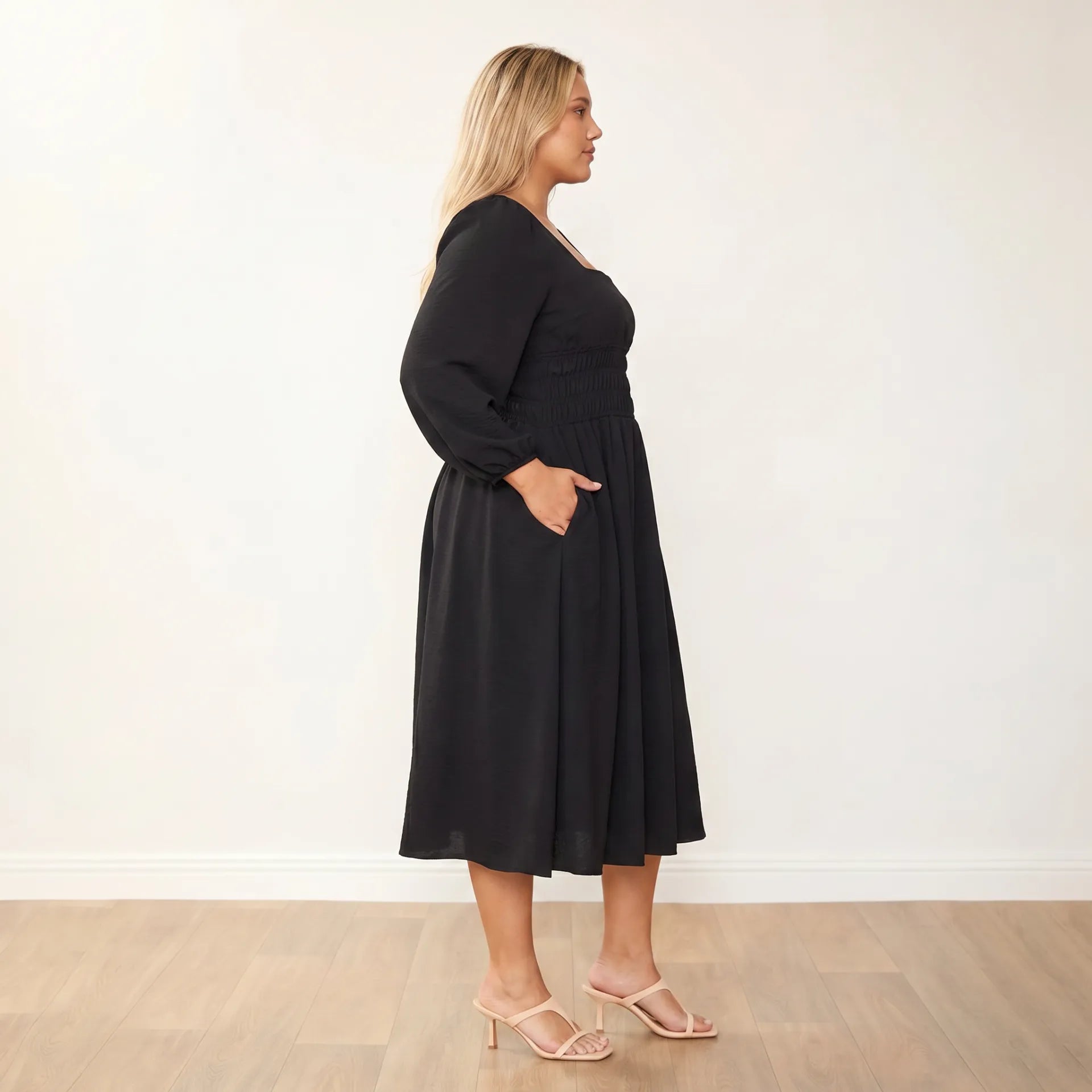 Evelyn Dress Black - Plus Size XXL Side Profile