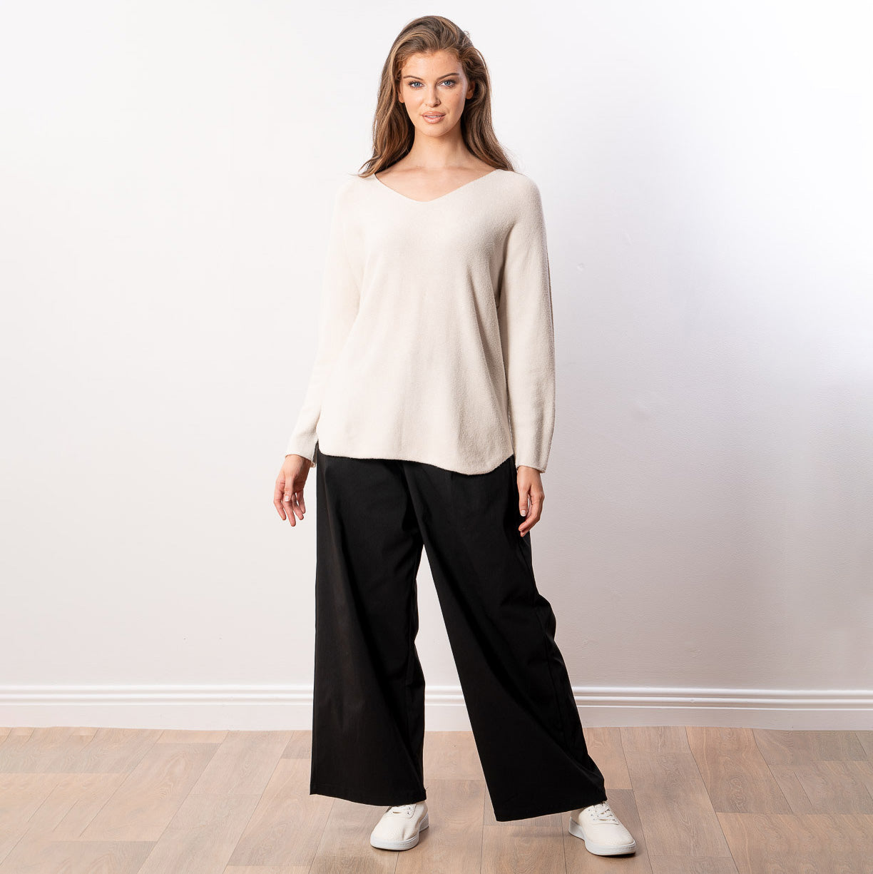 Kylie V Neck Jumper (Cream)