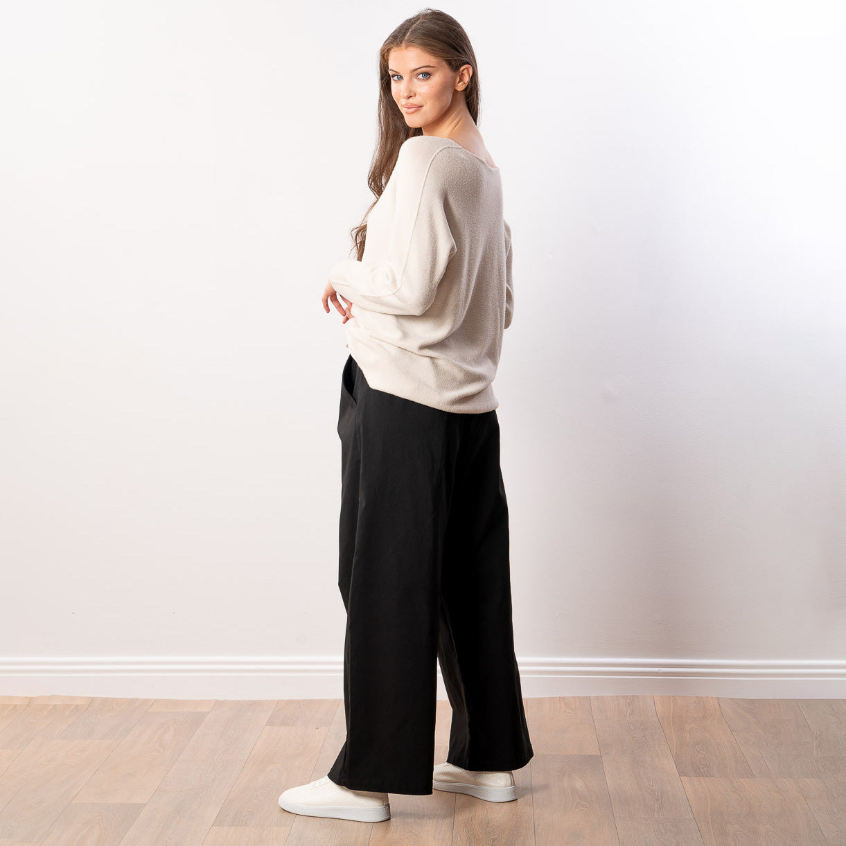 Kylie V Neck Jumper (Cream)