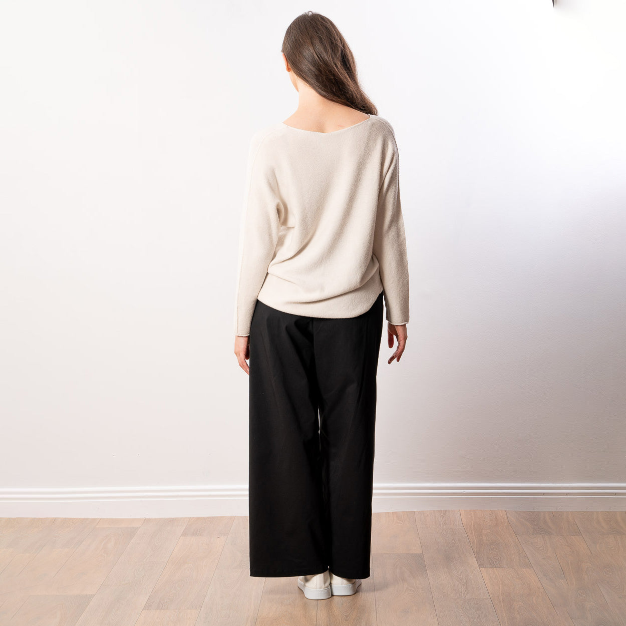 Kylie V Neck Jumper (Cream)