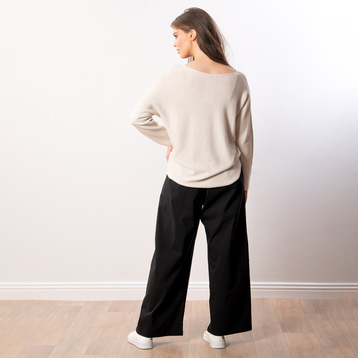 Kylie V Neck Jumper (Cream)