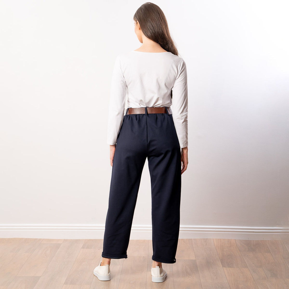 Arya Tapered Trousers (Navy)