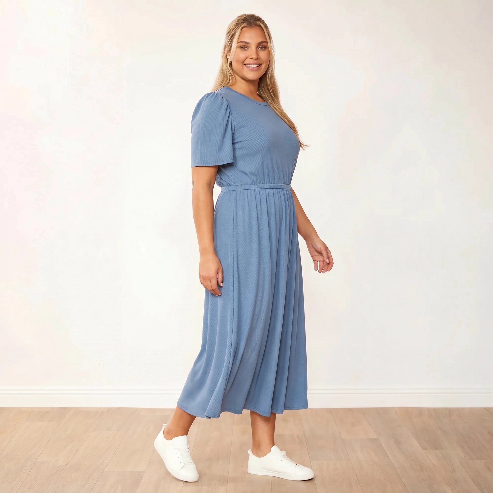 Eilish Dress Blue - plus size 3/4 side profile