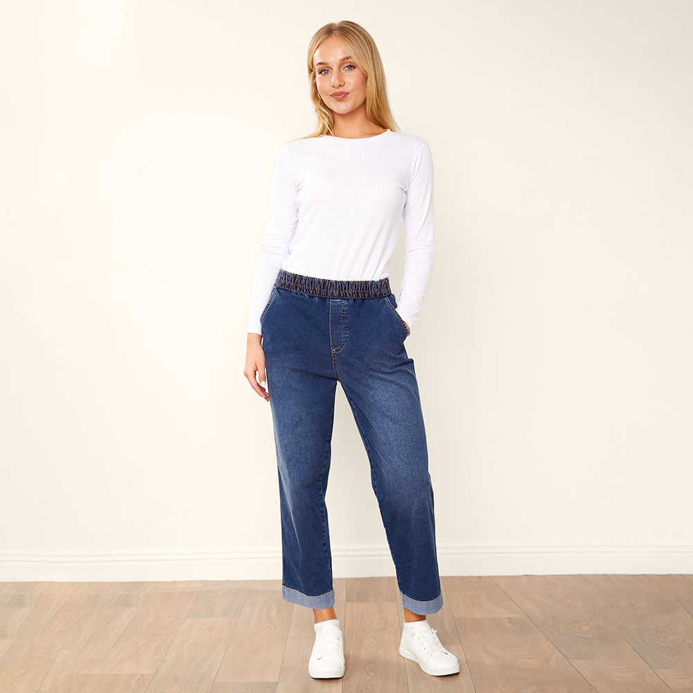 Kia Jeans (Denim Blue) + Orla Top white for €52.00