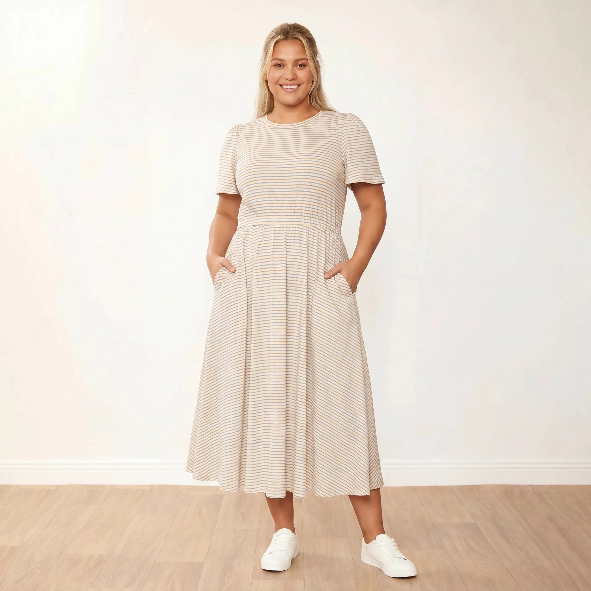 Eilish Dress Cream Blue - Eliza XXL front hands in pockets