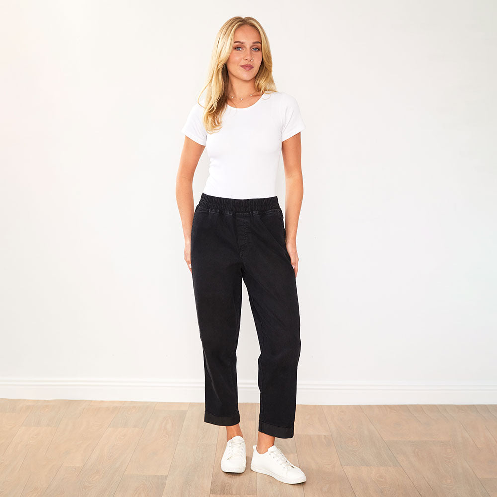 Molly Fleece (Coral Red/Pink Trim) & Kia Jeans (Black) for €85