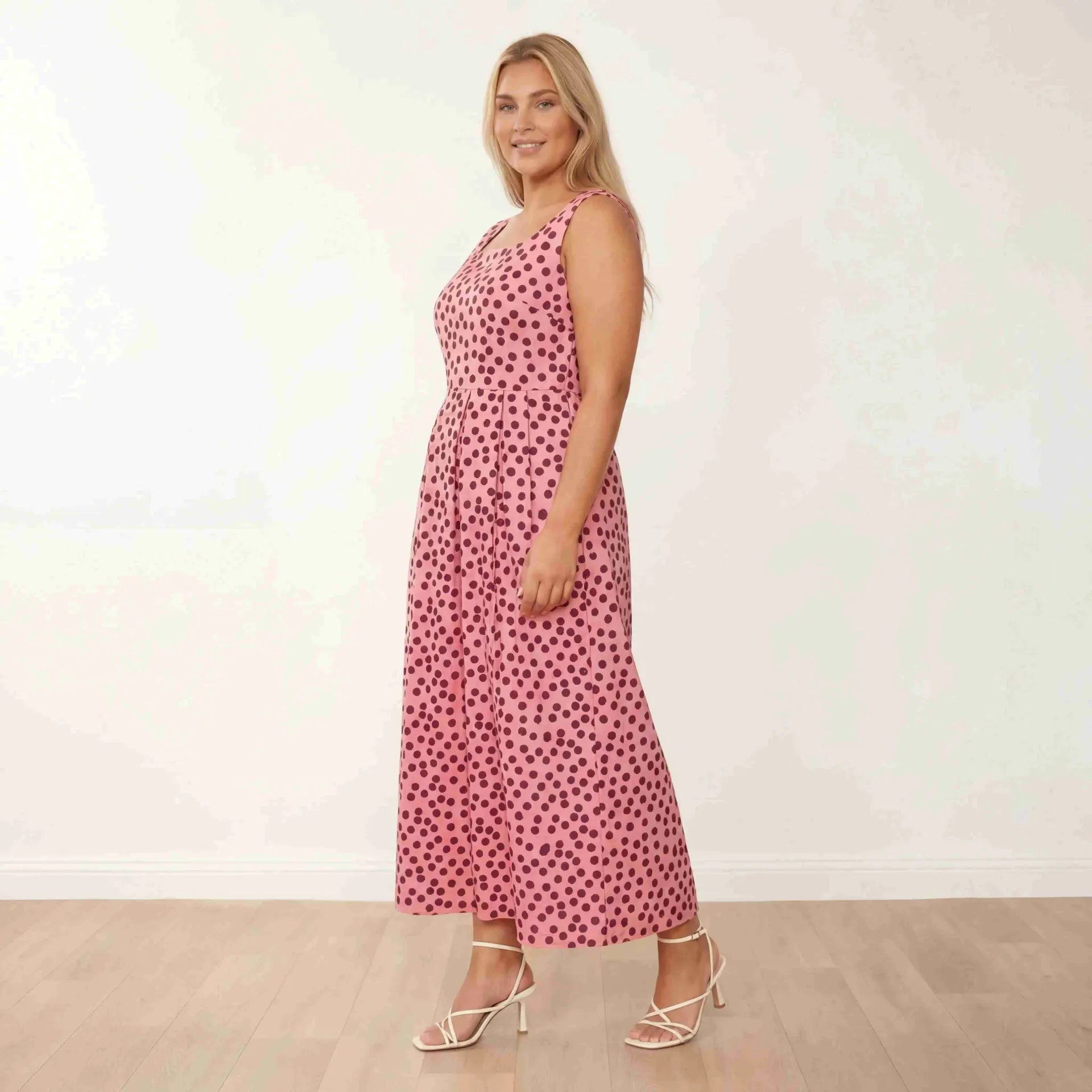 Maddie Dress Polka Dot - Plus Size XXL - 3/4 angle