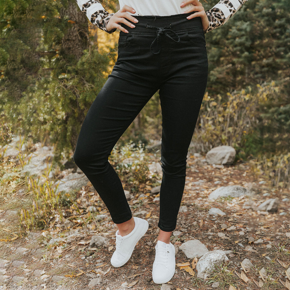Dana Drawstring Classic Jeggings (Black)