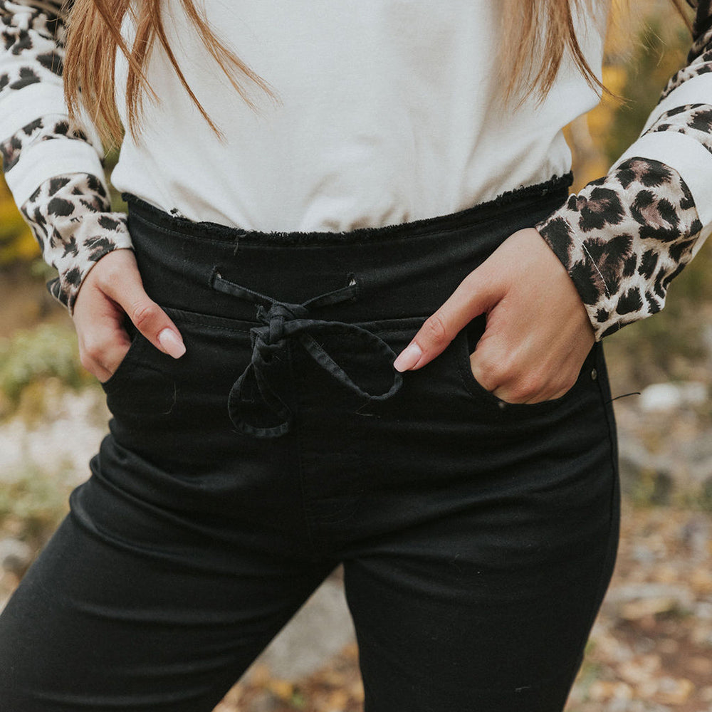 Dana Drawstring Classic Jeggings (Black)