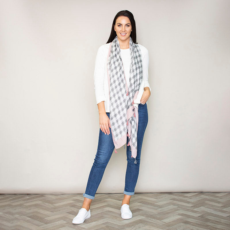 Pia Scarf Tassel (Pink)
