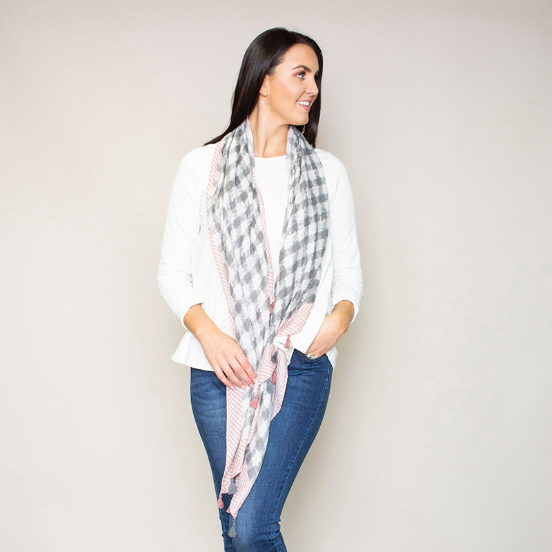 Pia Scarf Tassel (Pink)