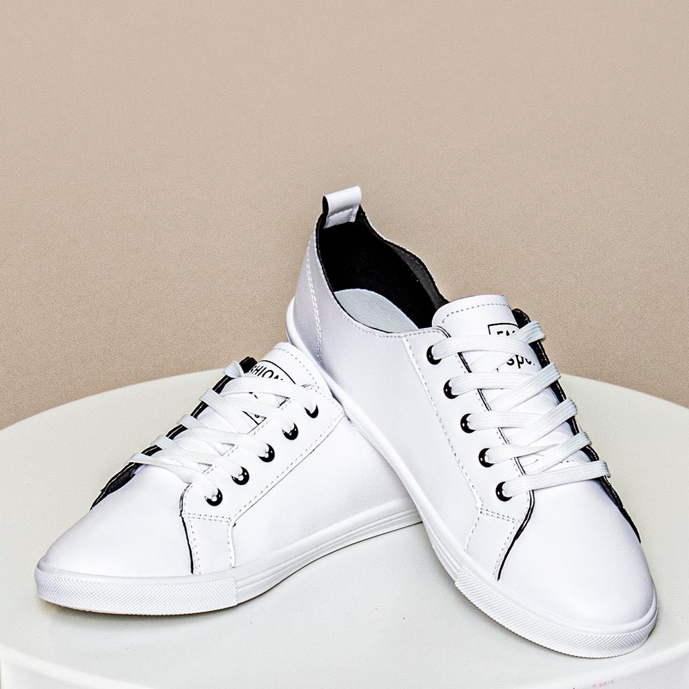 Sally Minimal Trainer (Black)