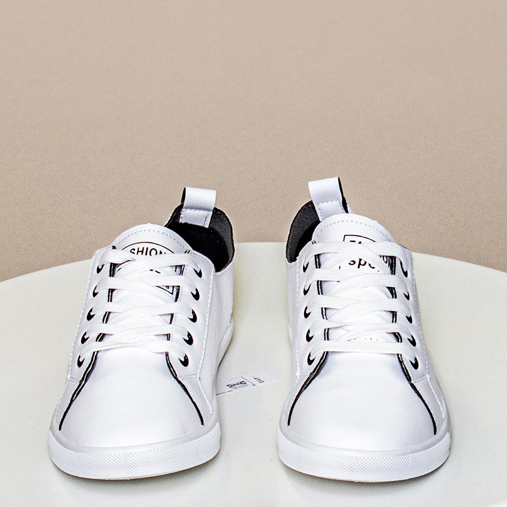 Sally Minimal Trainer (Black)