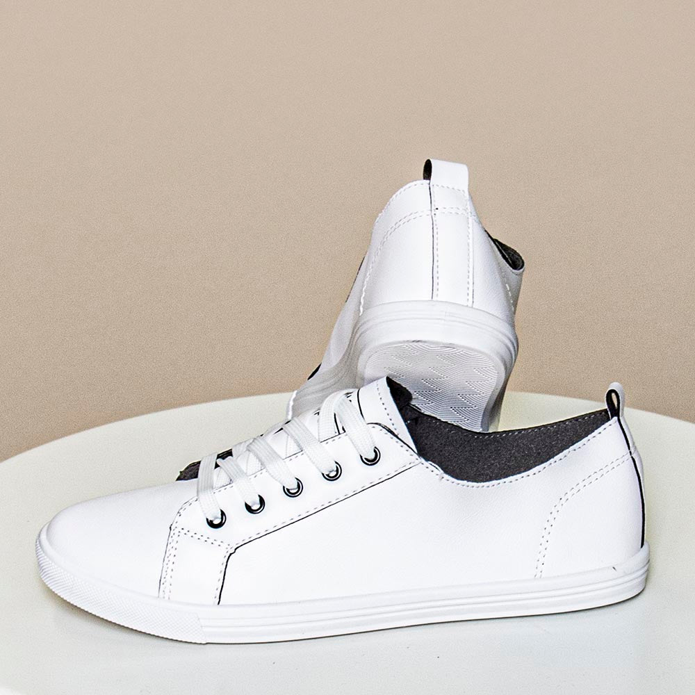 Sally Minimal Trainer (Black)