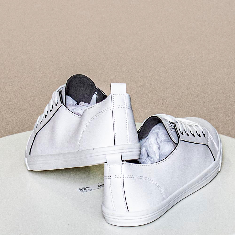 Sally Minimal Trainer (Black)