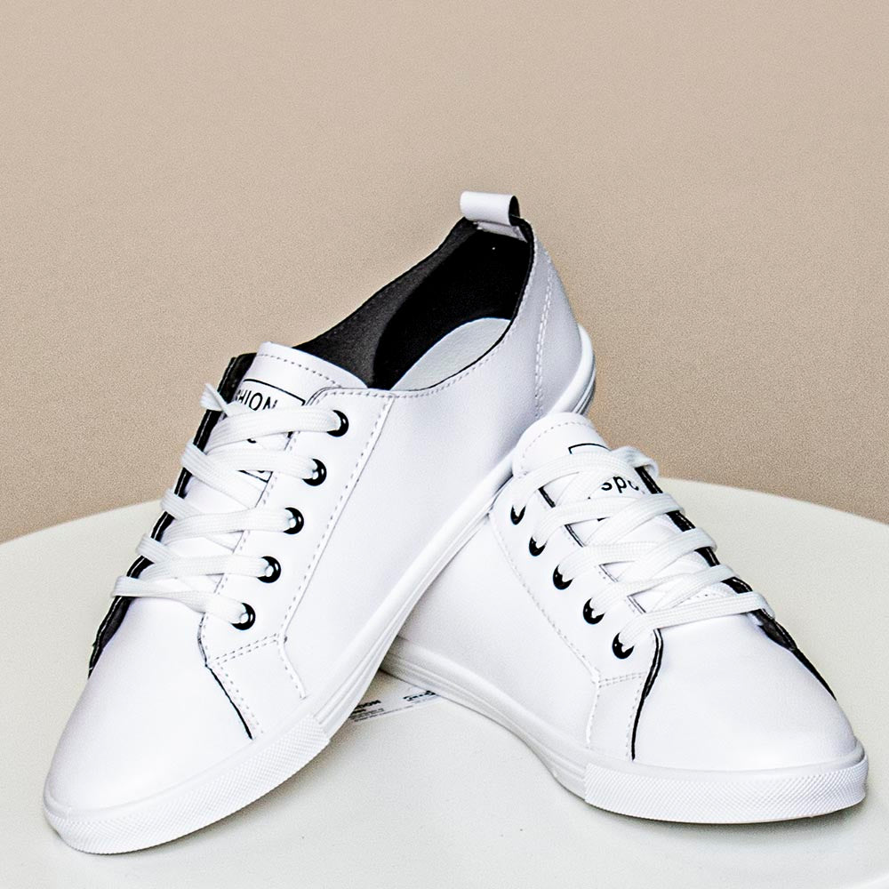 Sally Minimal Trainer (Black)
