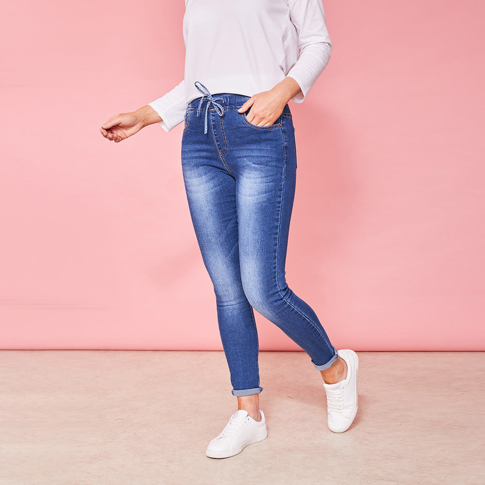 Sara Jeans (Classic Blue)