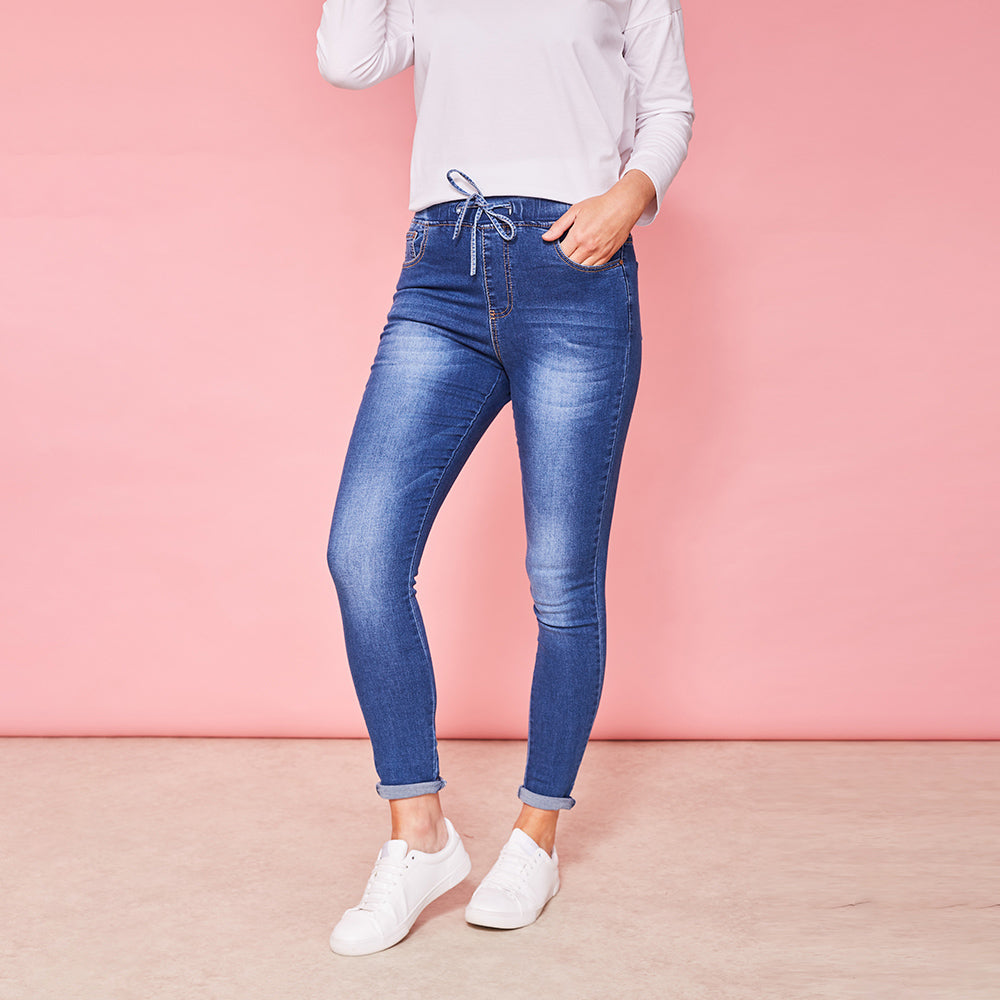 Sara Jeans (Classic Blue)
