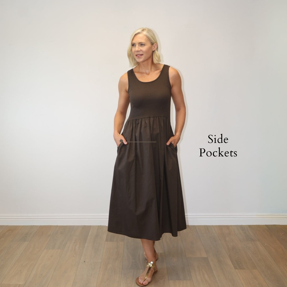 Amara Ribbed Dress Brown - Side Pockets