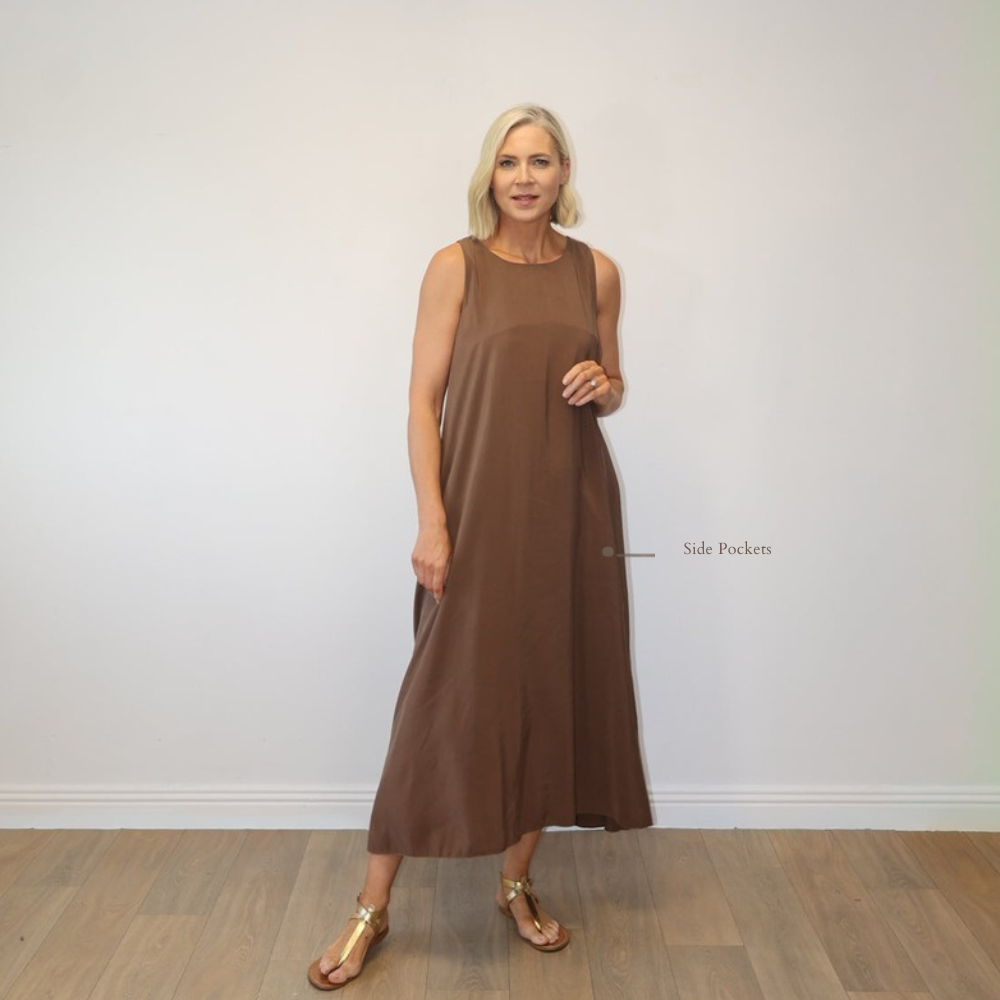 Amber Dress Brown - Side Pockets