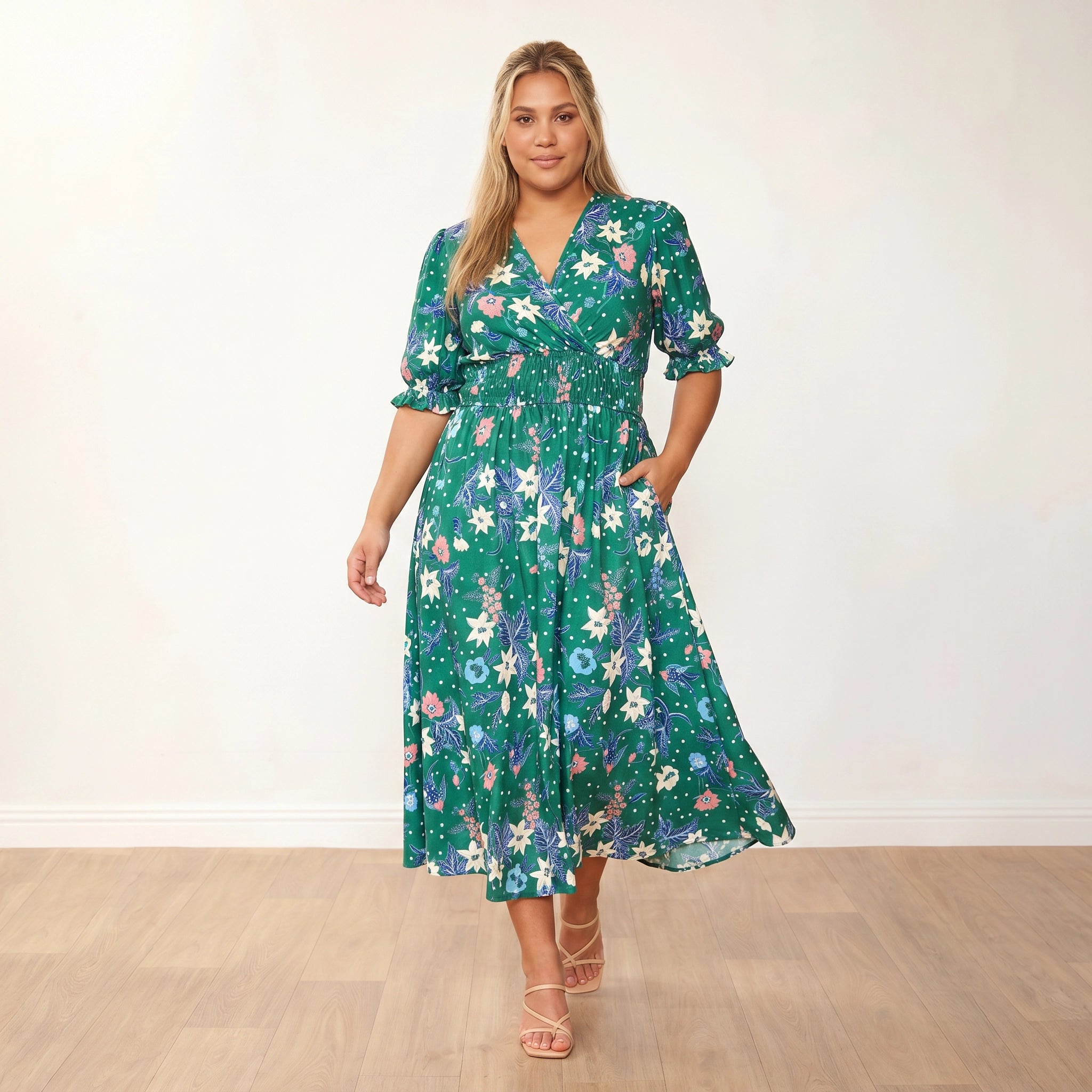 Bonnie Dress (Emerald/Lily) - Plus Size XXL - Walking movement, skirt in motion