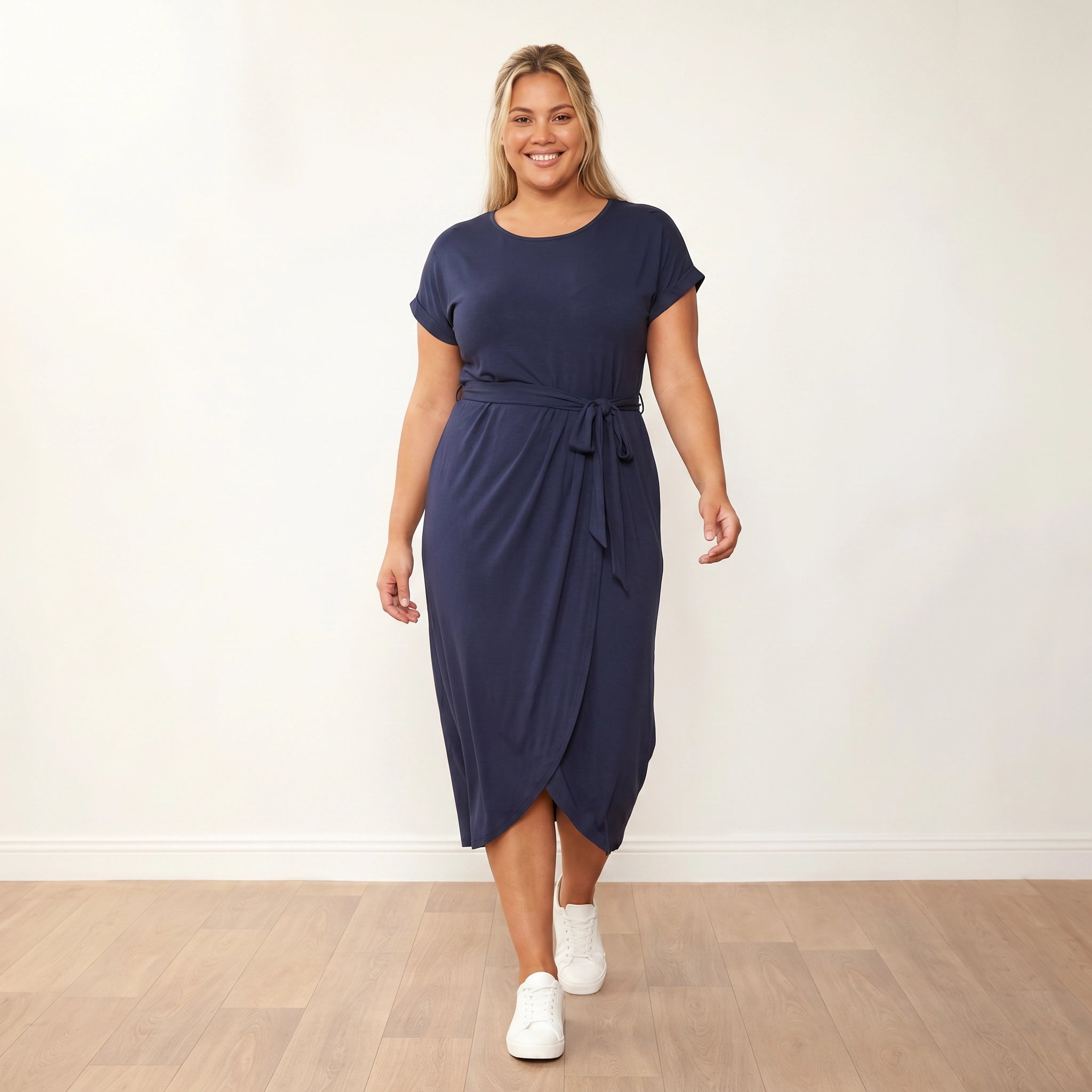 Lenny Dress Navy - Plus Size XXL - Walking