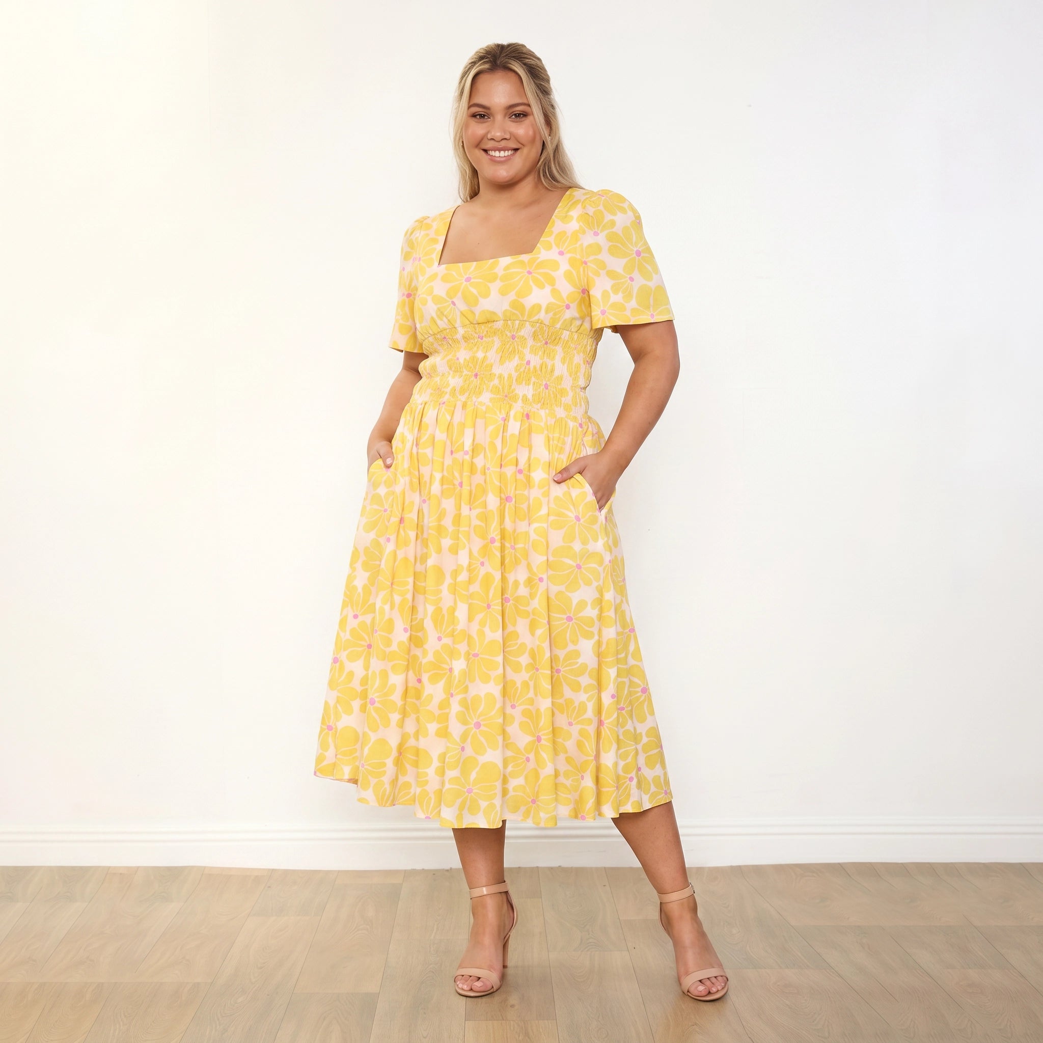 Iris Dress Yellow Daisy - Plus Size - Front hands in pockets