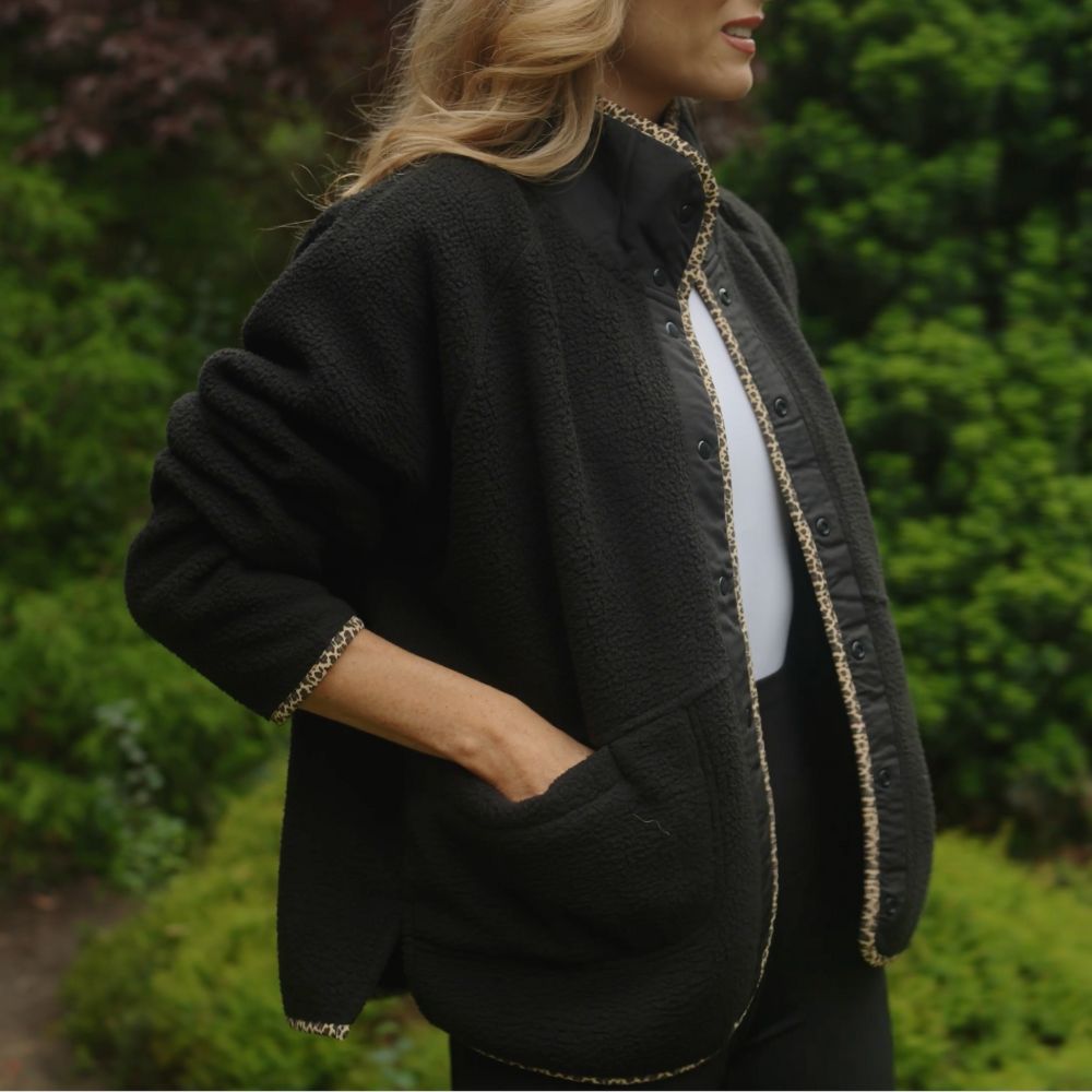Molly Fleece Jacket (Black/Leopard Trim)