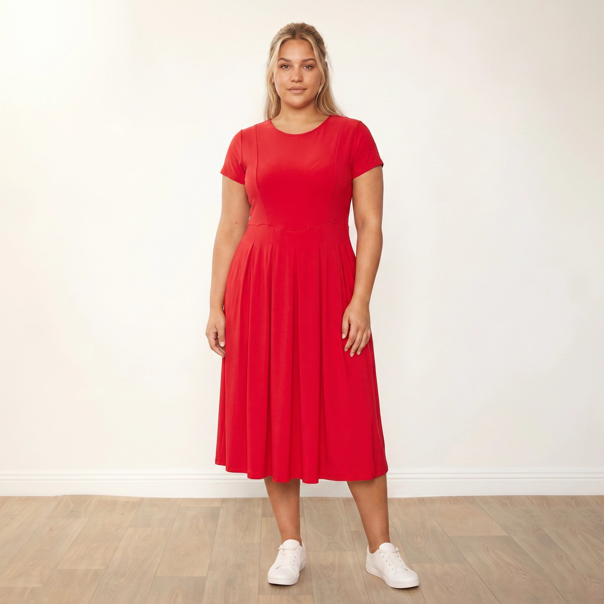 Polly Dress Red - Plus Size Model XXL - Arms Relaxed