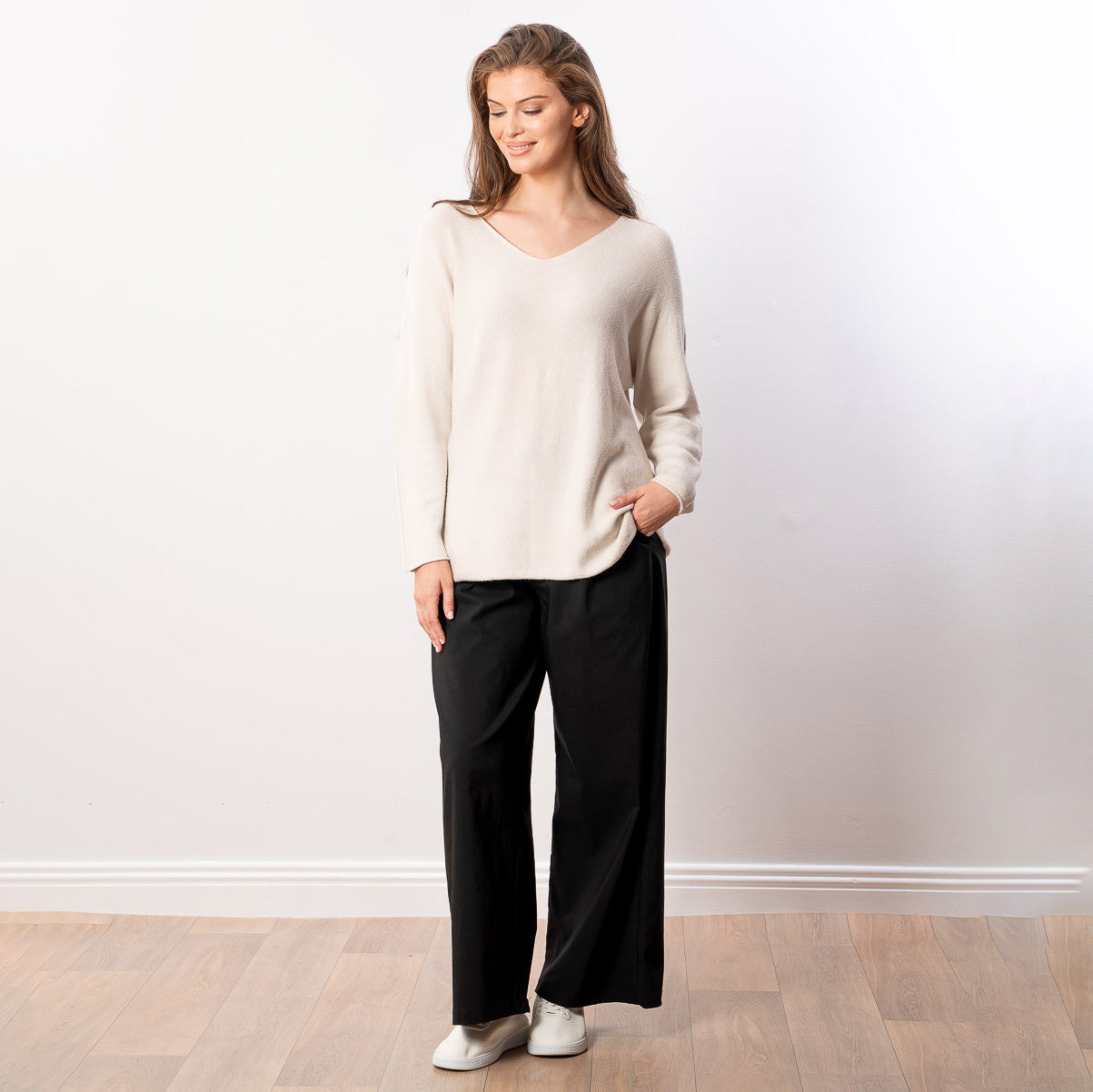 Kylie V Neck Jumper (Cream)