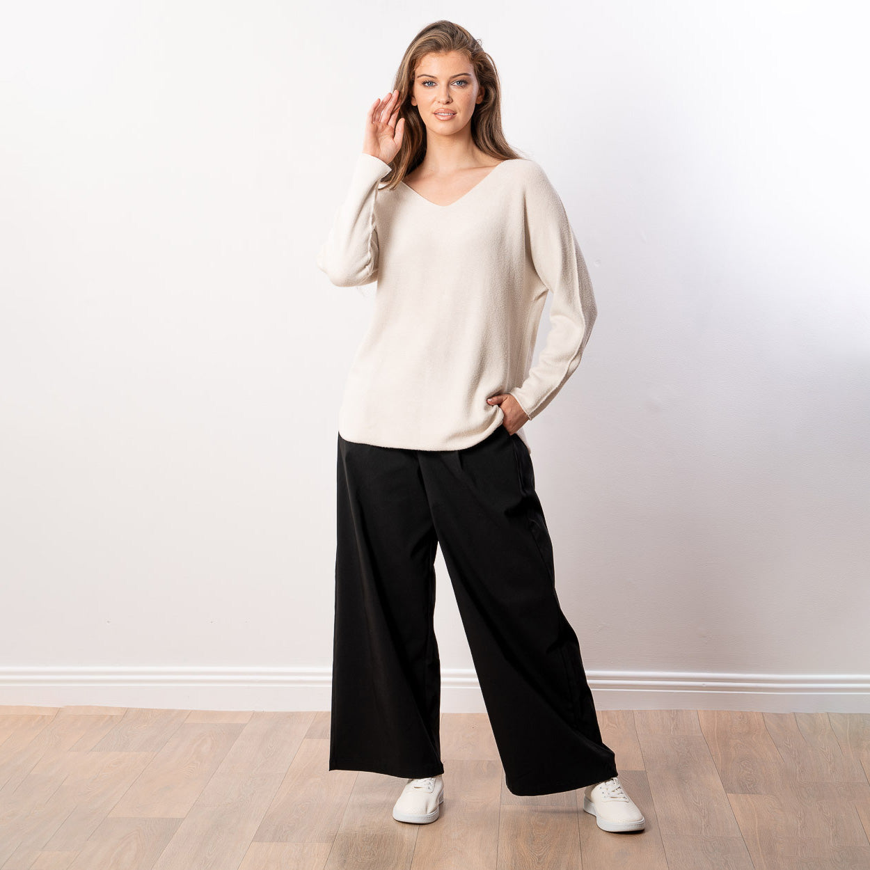 Kylie V Neck Jumper (Cream)