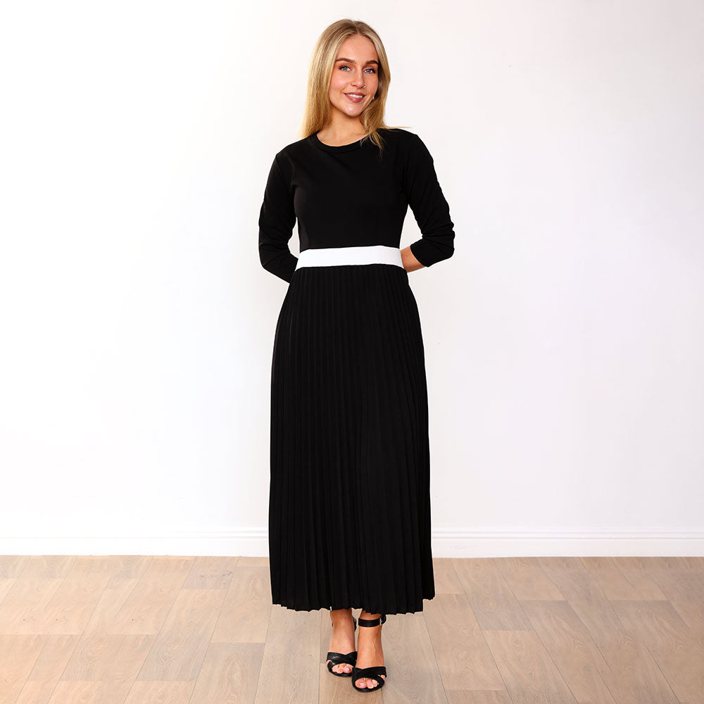 Doyle Dress (Black/Cream belt)