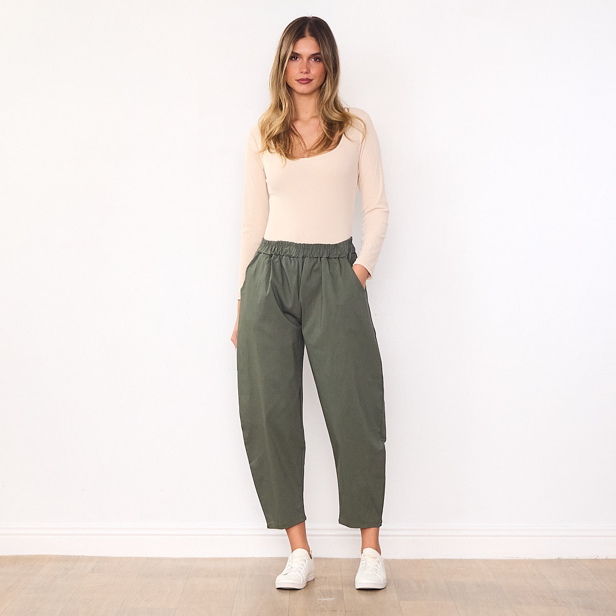 Elora Barrel Leg Trousers (Khaki)