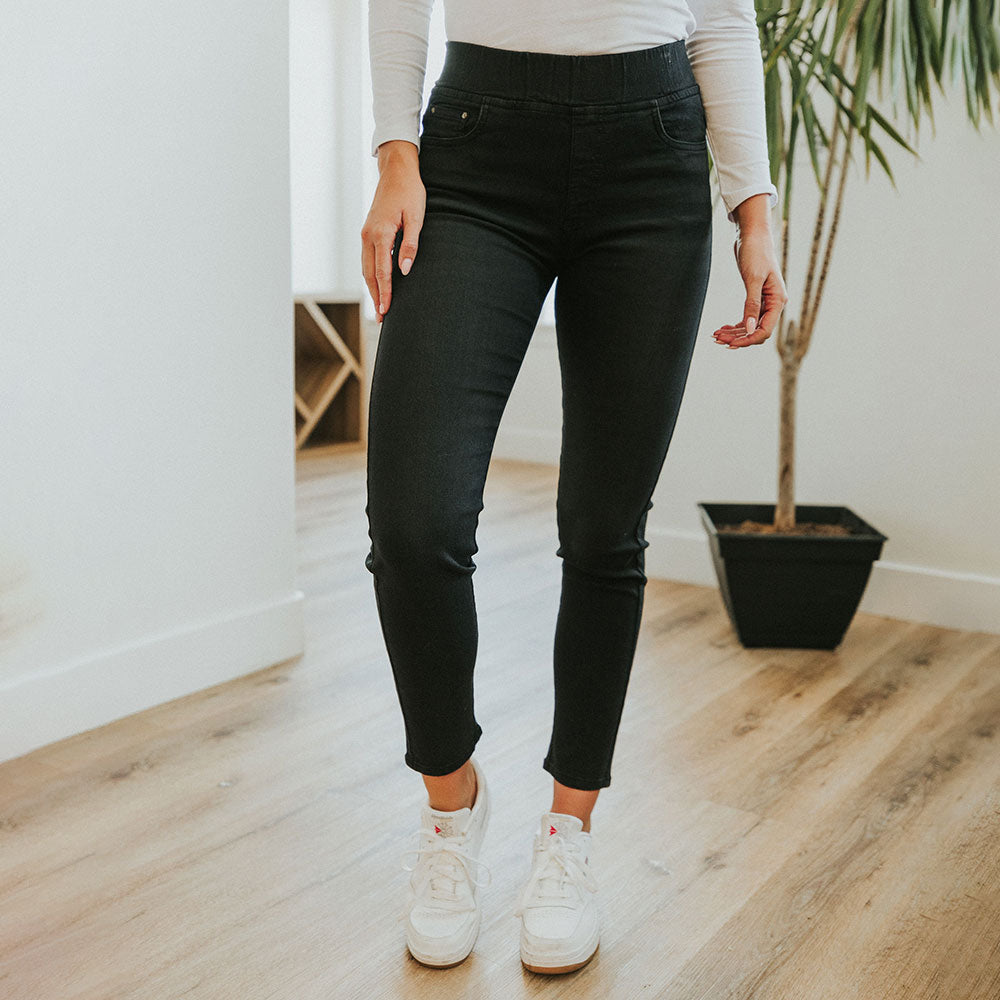 Lily Jeans (Black & Indigo) for €60