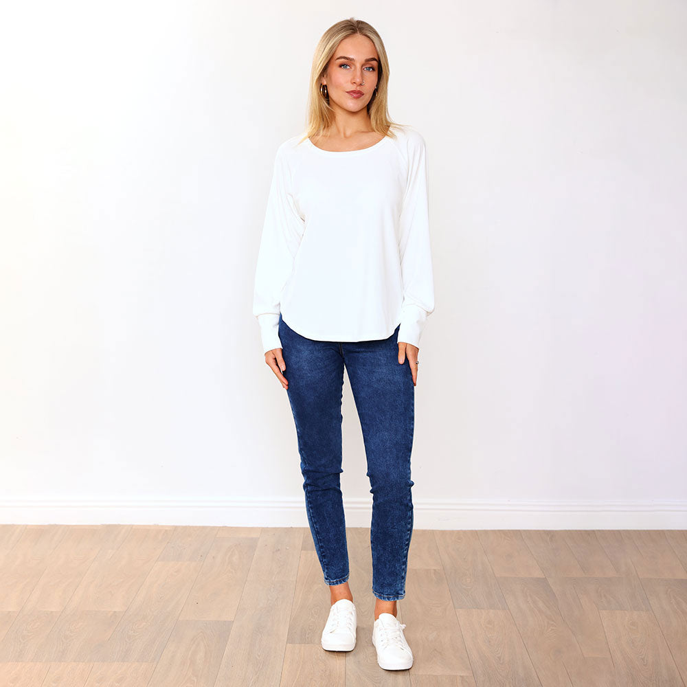 Kia Jeans (Denim Blue) + Orla Top white for €52.00