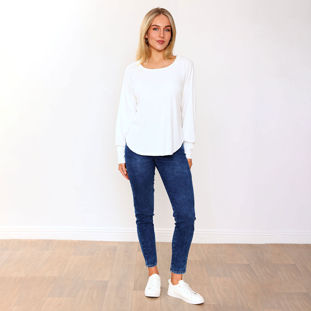 Kia Jeans (Denim Blue) + Orla Top white for €52.00