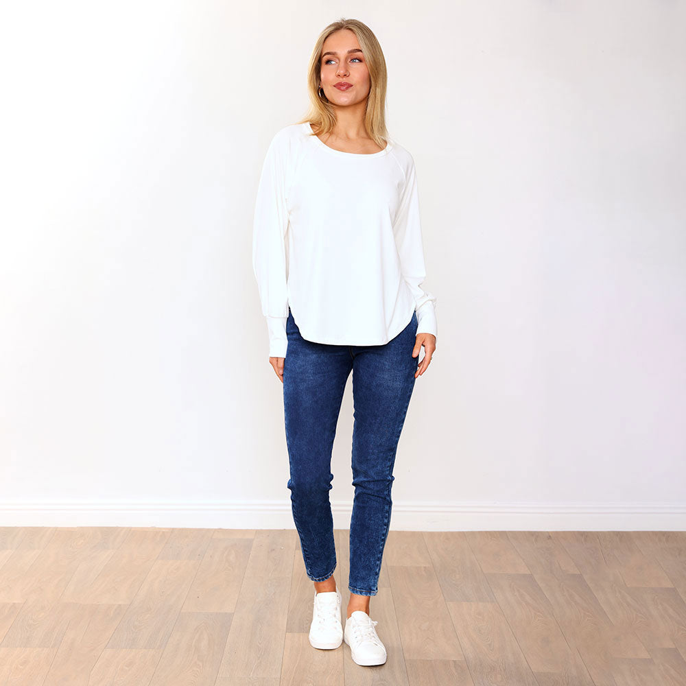 Kia Jeans (Denim Blue) + Orla Top white for €52.00