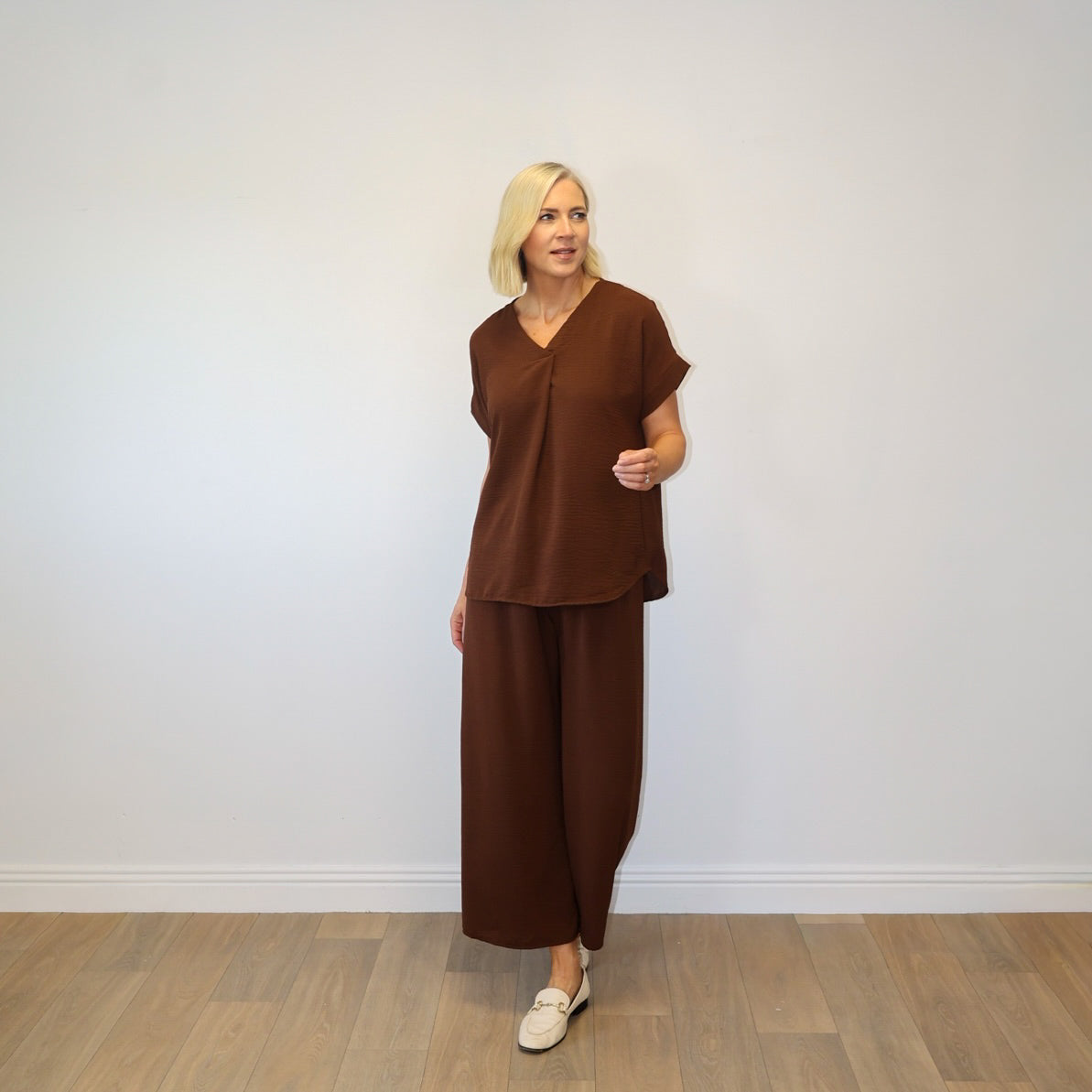 Quinn V-Neck Co-ord (Brown)