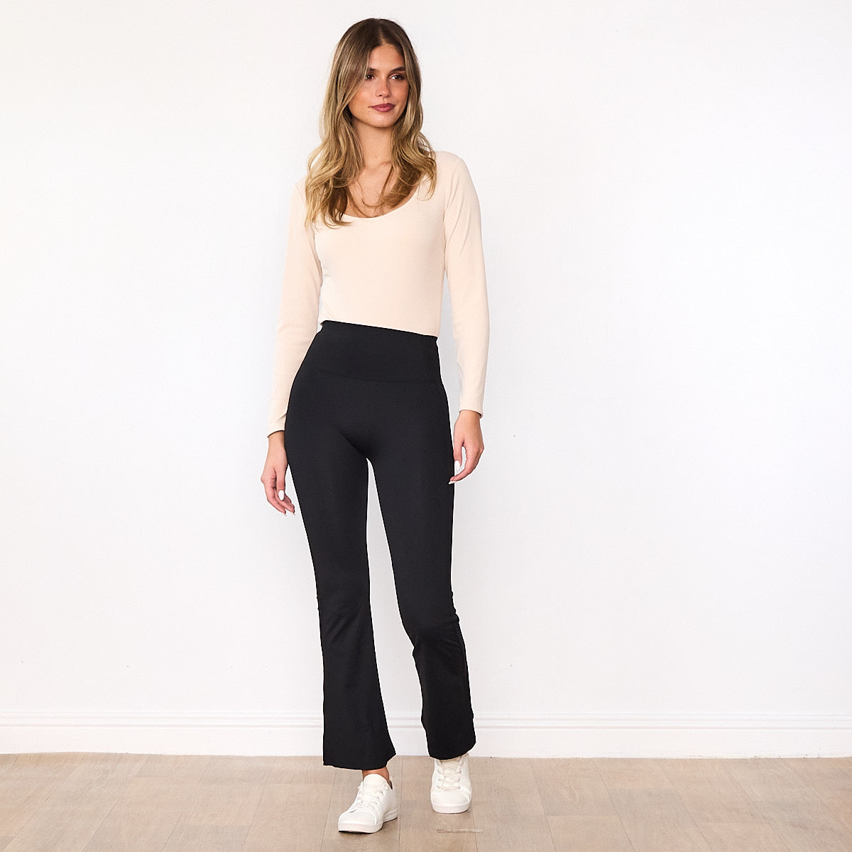 Sheila Flared Leggings (Black)