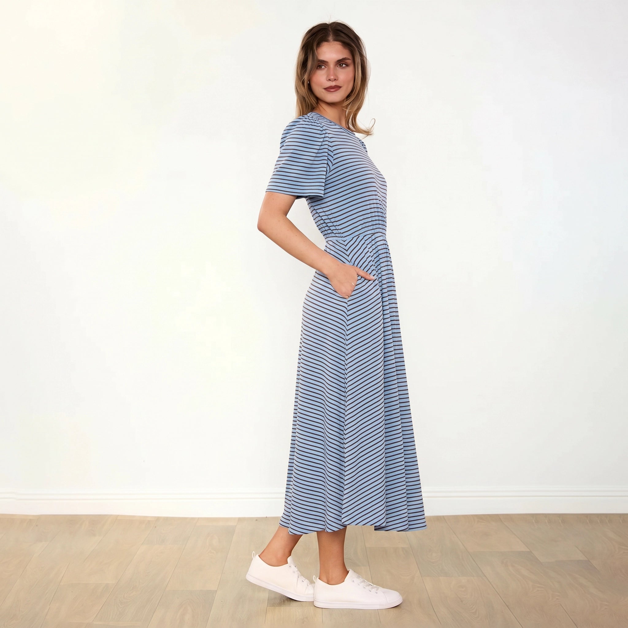 Eilish Dress (Blue/Brown) - Side profile