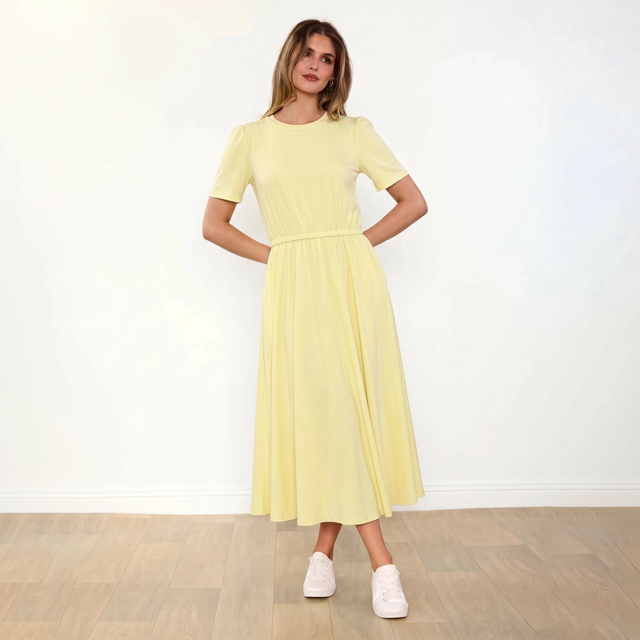 Eilish Dress Lemon - Hands Behind Back