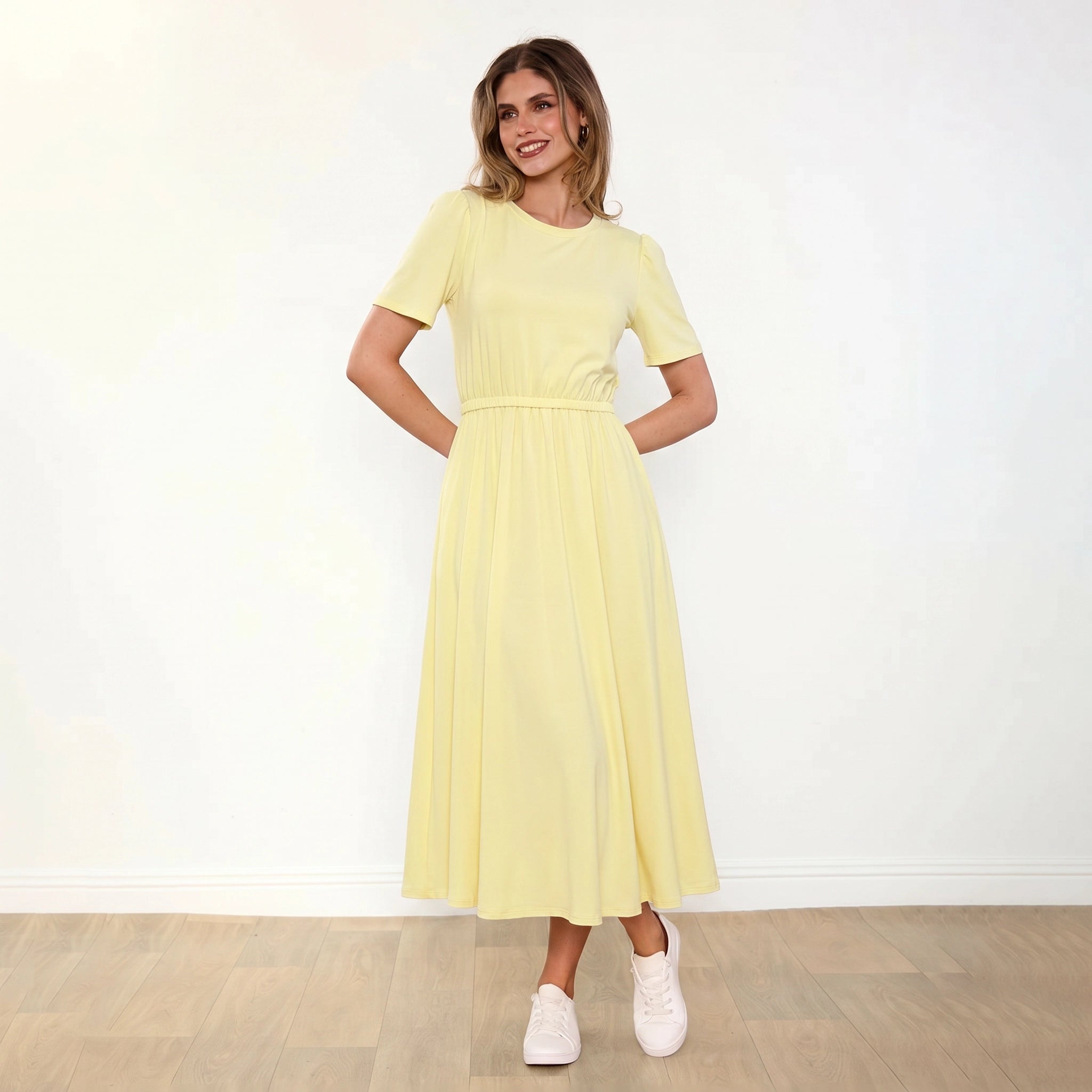 Eilish Dress Lemon - Relaxed Smile