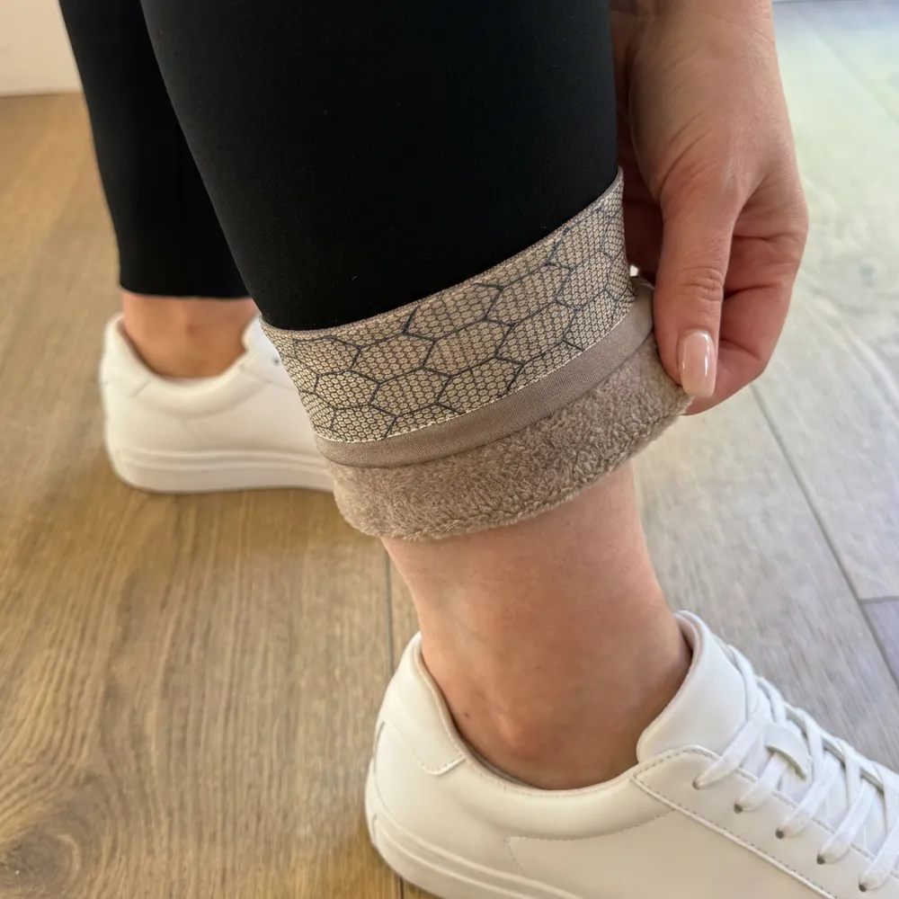 Mona Leggings (Black) - Fleece Lining Detail