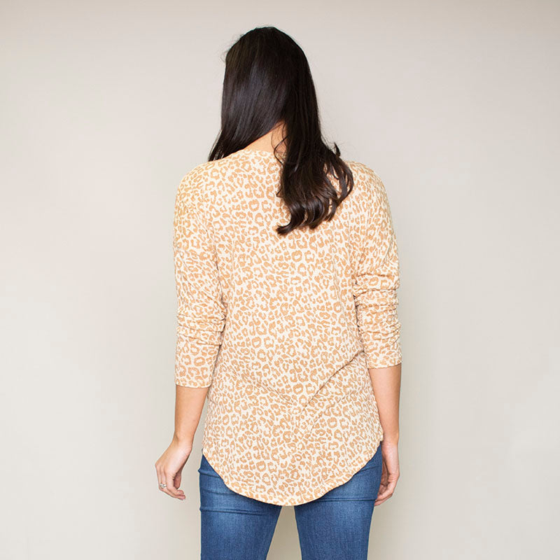 Garner Leopard Top (Apricot)