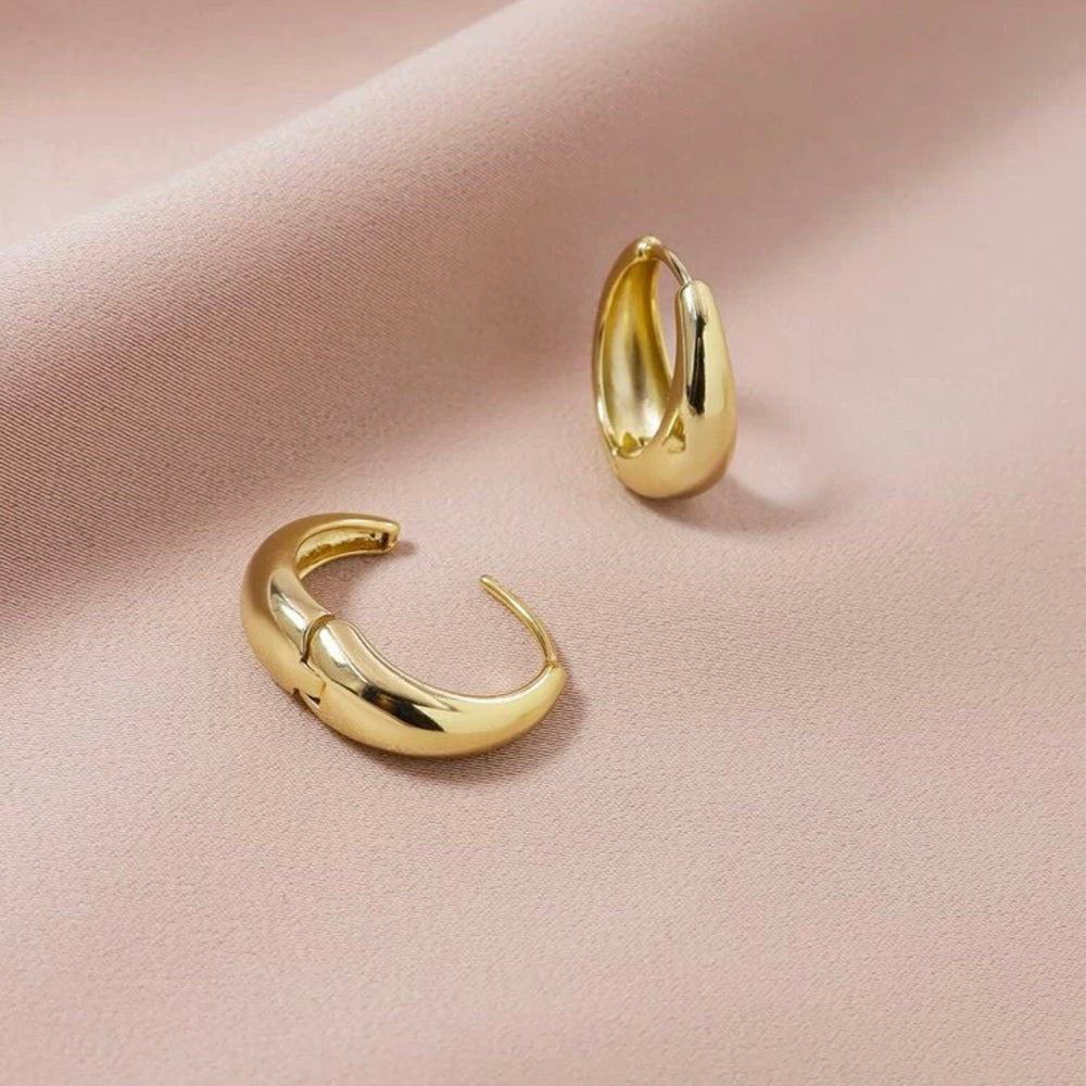 Simple Solid Hoop Earrings (Gold)