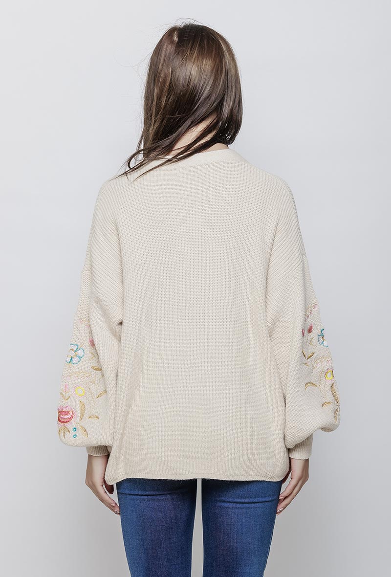 Short Floral Embroidered Cardigan
